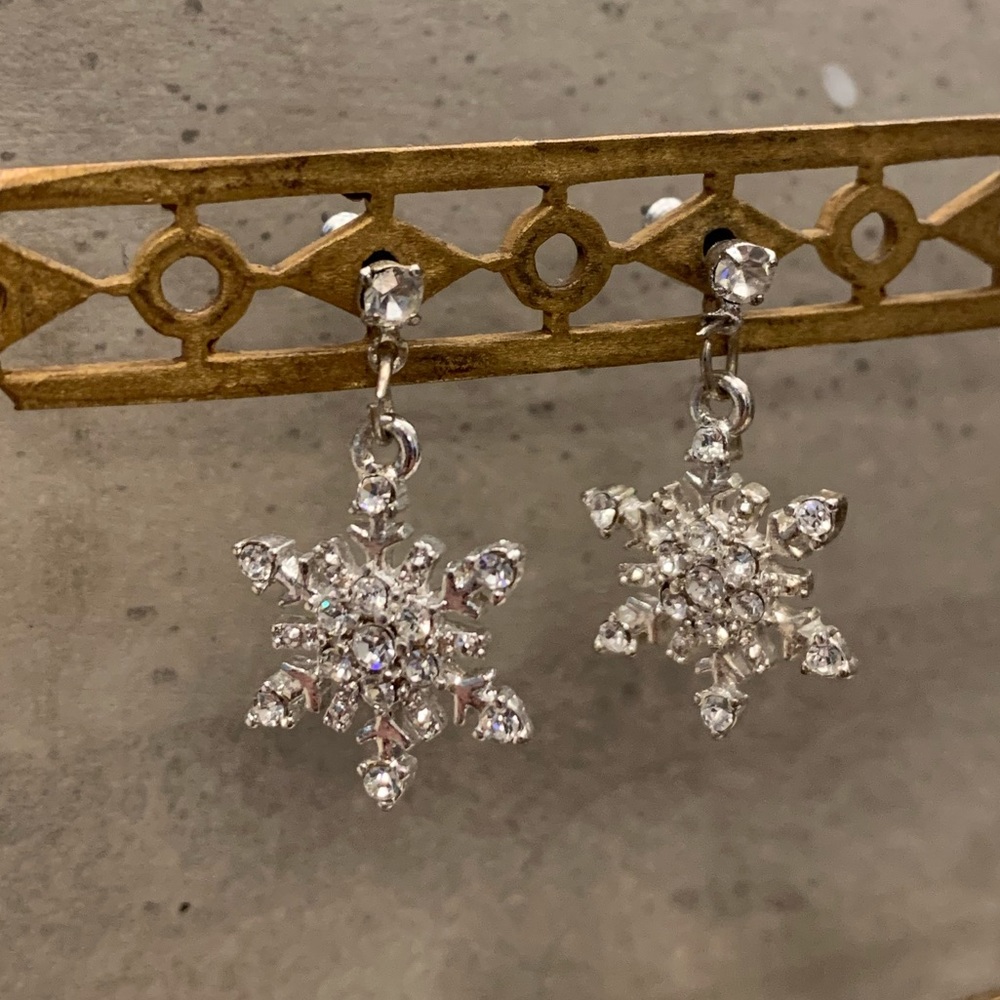 Silver snowflake drop earrings
